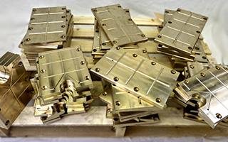 Bronce – grifería, válvulas, motores, esculturas